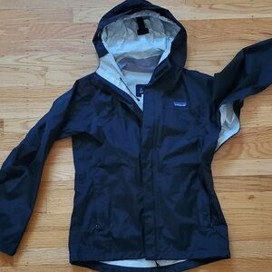 Patagonia Women's Black Torrentshell Hooded Waterproof Rain Jacket, Size Small